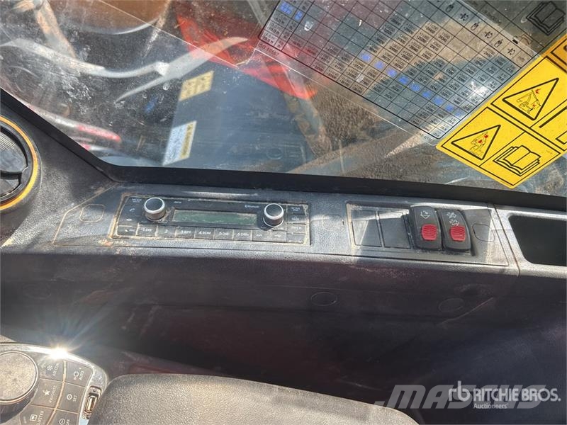 Hyundai HX480A L Bageri guseničari