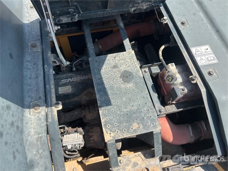 Hyundai HX480A L Bageri guseničari