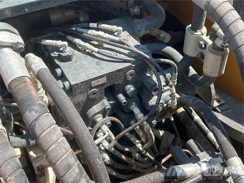 Hyundai HX480A L Bageri guseničari