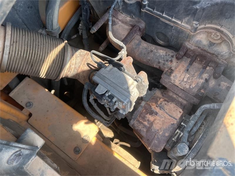 Hyundai HX480A L Bageri guseničari