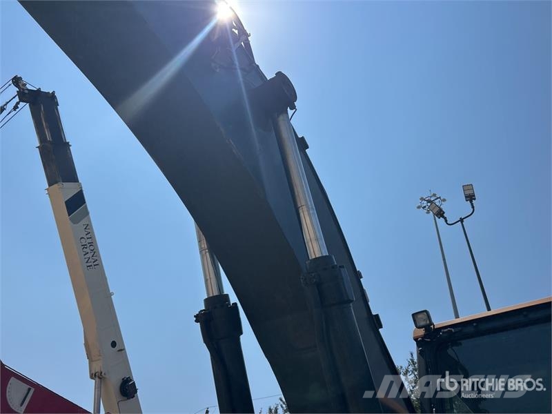 Hyundai HX480A L Bageri guseničari