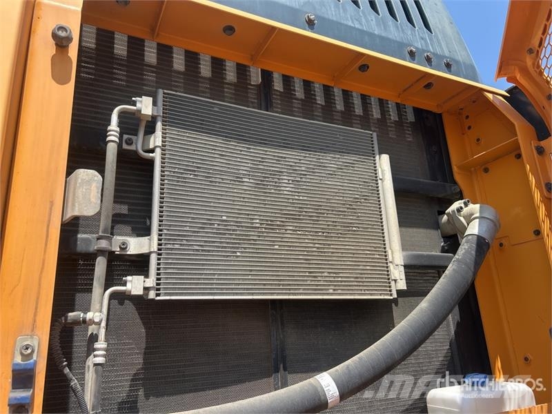 Hyundai HX480A L Bageri guseničari