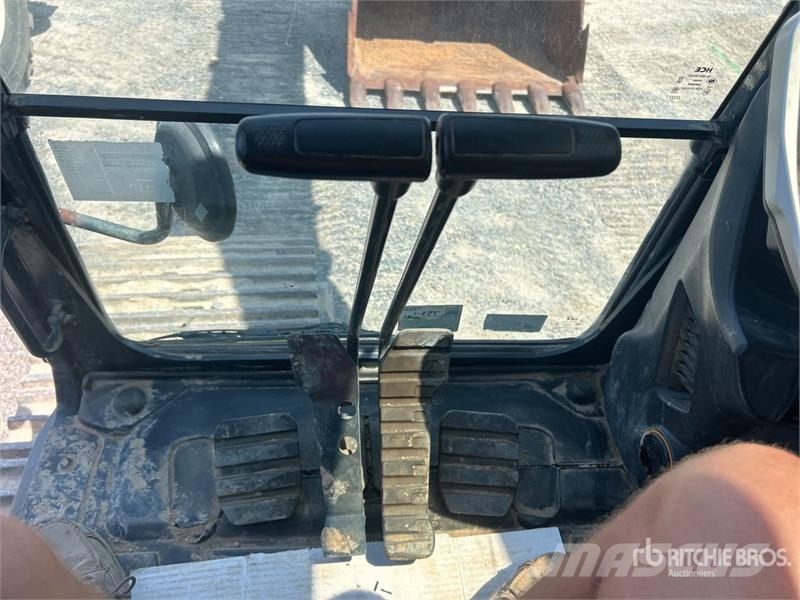 Hyundai HX480A L Bageri guseničari