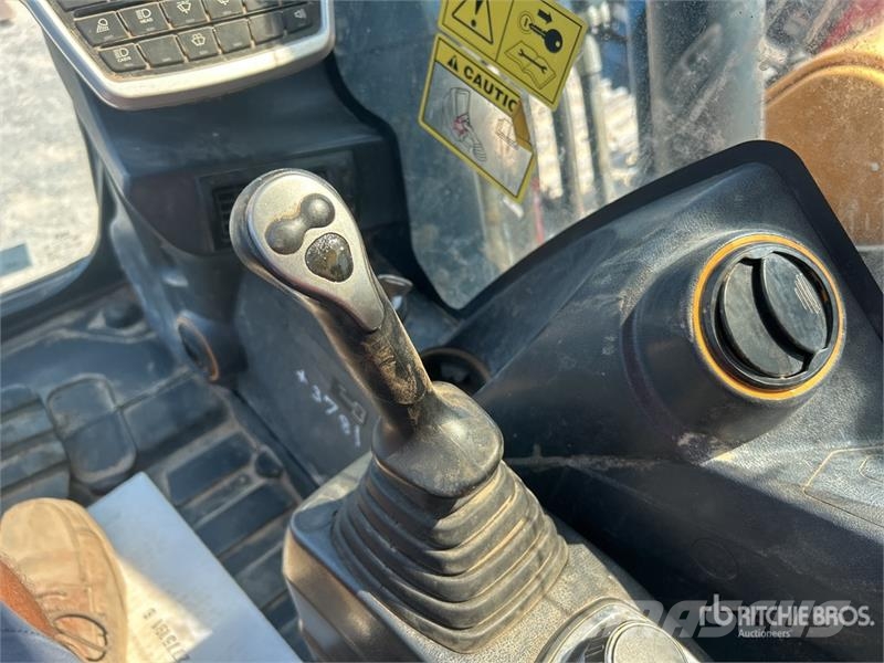 Hyundai HX480A L Bageri guseničari
