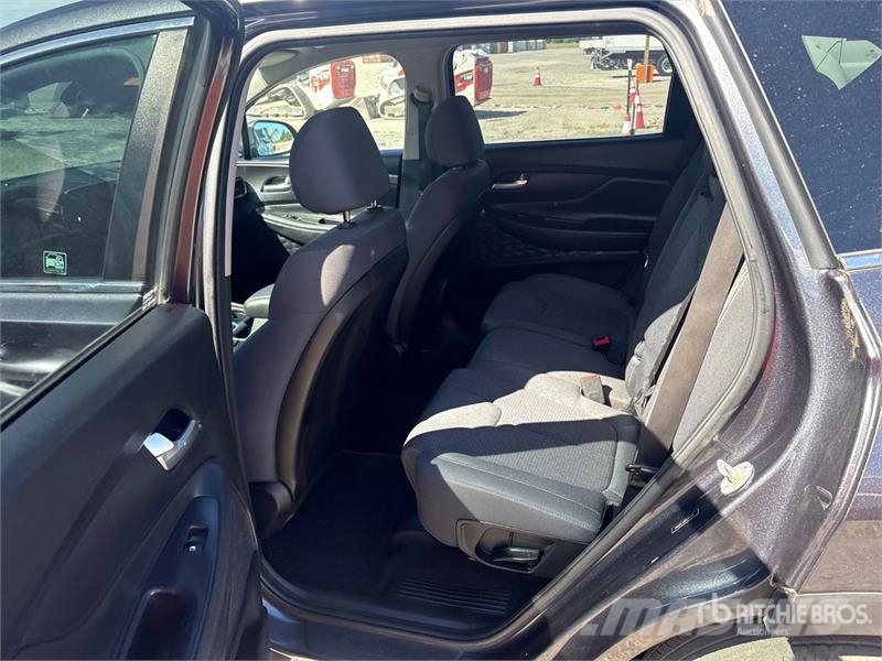 Hyundai Santa Fe AWD SUV 汽車