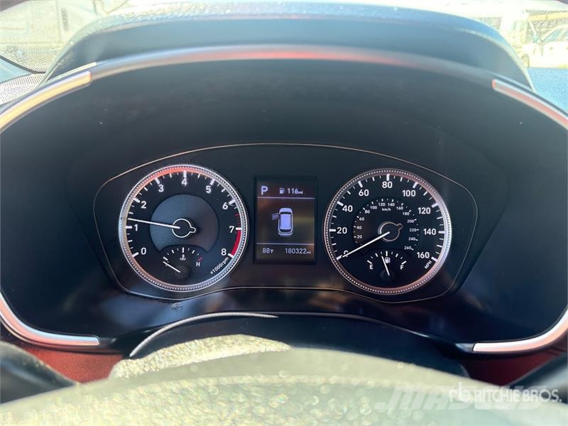 Hyundai Santa Fe AWD SUV 汽車