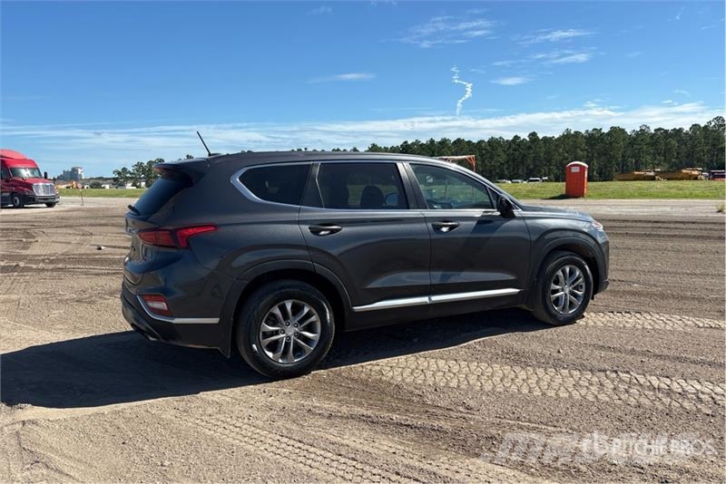 Hyundai Santa Fe AWD SUV 汽車