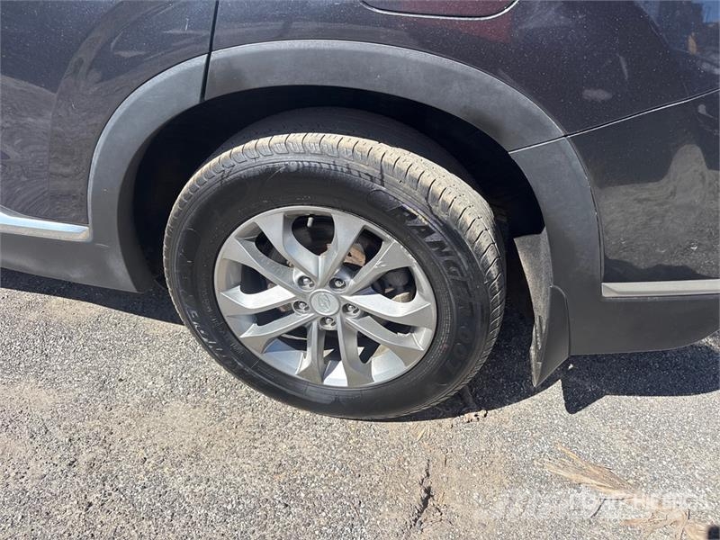Hyundai Santa Fe AWD SUV 汽車