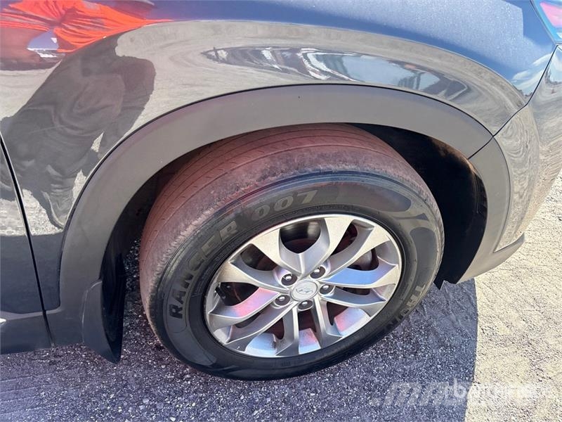 Hyundai Santa Fe AWD SUV 汽車