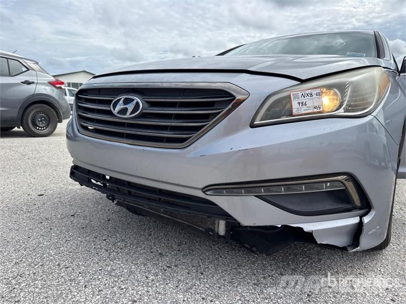 Hyundai Sonata Automobile Automobili
