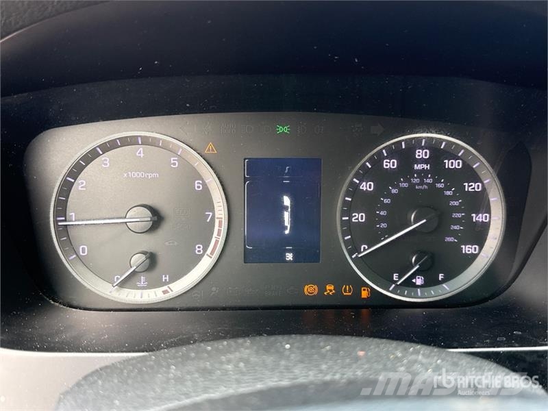 Hyundai Sonata Automobile Automobili