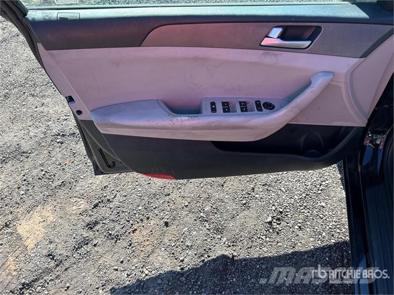 Hyundai Sonata SE Automobile Avtomobili
