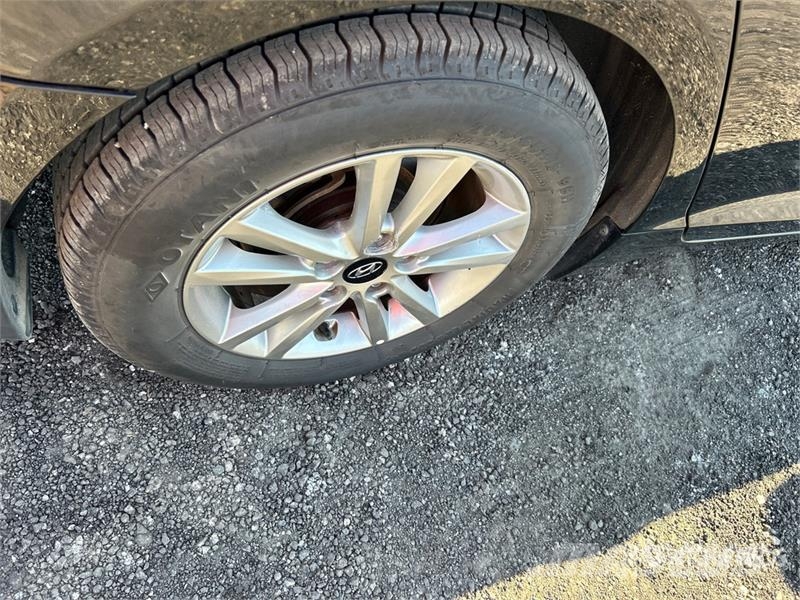Hyundai Sonata SE Automobile Avtomobili