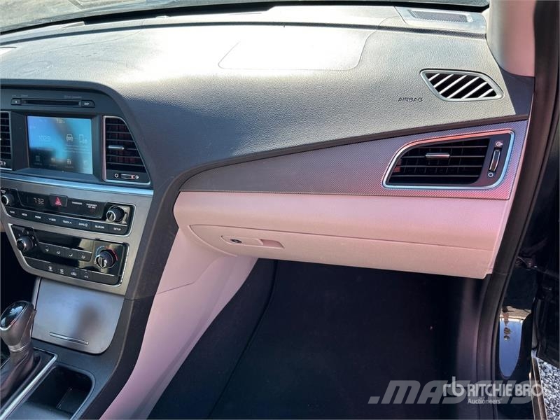 Hyundai Sonata SE Automobile Avtomobili
