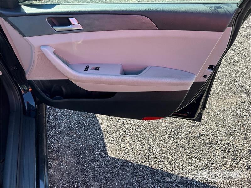 Hyundai Sonata SE Automobile Avtomobili