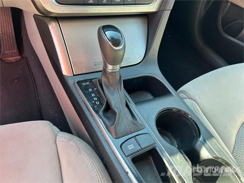 Hyundai Sonata SE Automobile Avtomobili