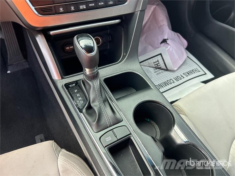 Hyundai Sonata SE Hybrid Automobile Avtomobili