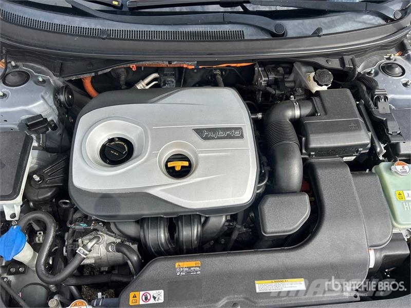 Hyundai Sonata SE Hybrid Automobile Avtomobili
