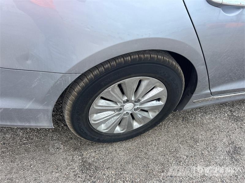 Hyundai Sonata SE Hybrid Automobile Avtomobili