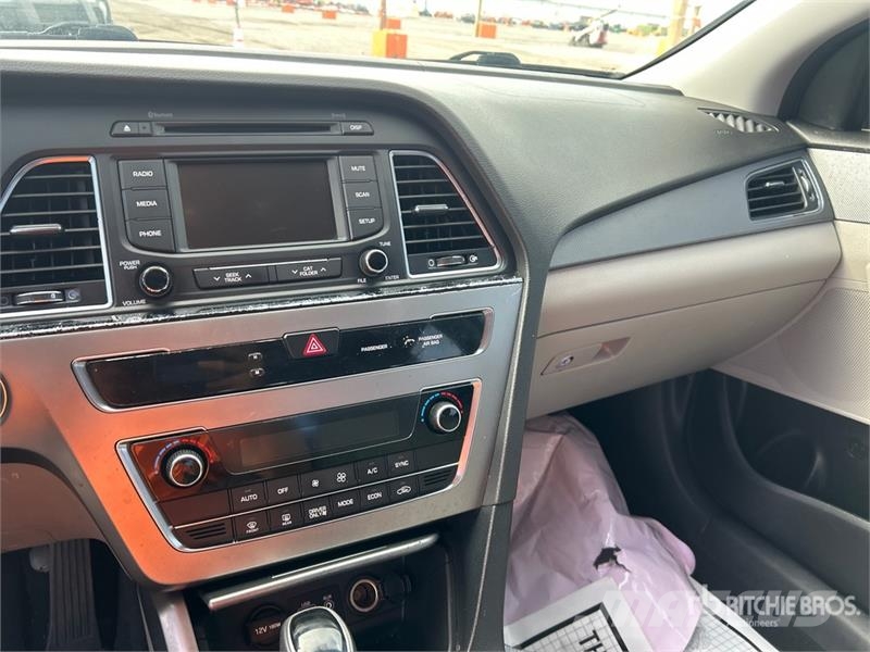 Hyundai Sonata SE Hybrid Automobile Avtomobili