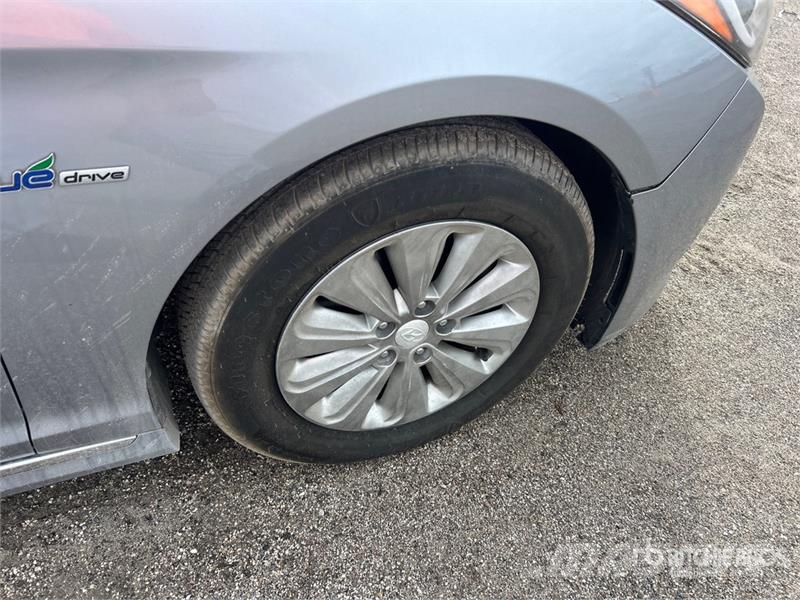 Hyundai Sonata SE Hybrid Automobile Avtomobili