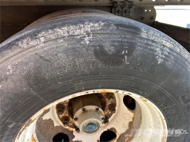 Hyundai VC2530152-AJS Прицепы-фургоны