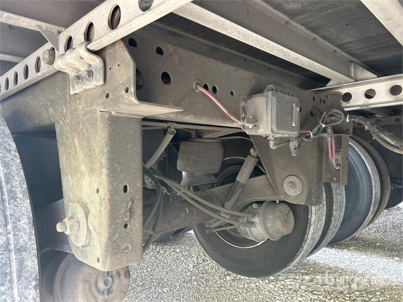 Hyundai VC2530152-AJS Remorque Fourgon