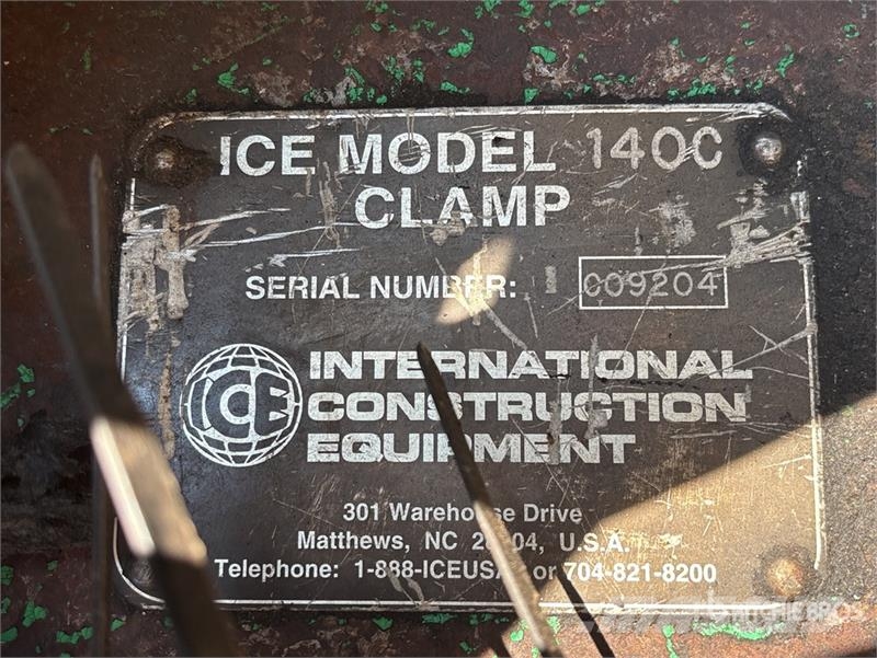  ICE 28B Pile Driver and Extractor w/ 350E Hydrauli Гідравлічні пальові молоти