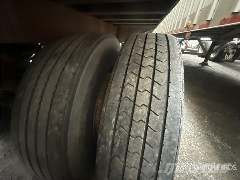 IMCO 45 ft x 96 in T/A Open-Top 45 ft Chip Trailer Remolques de volteo para virutas de madera