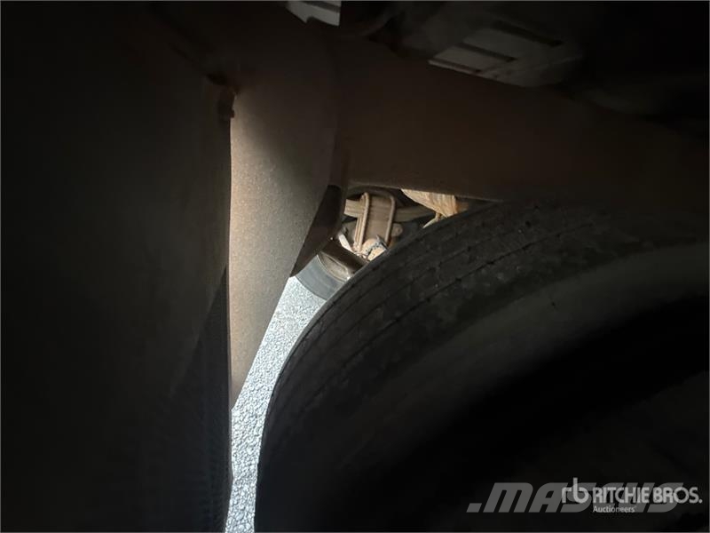 IMCO 45 ft x 96 in T/A Open-Top 45 ft Chip Trailer Remolques de volteo para virutas de madera