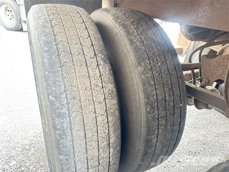 IMCO 45 ft x 96 in T/A Open-Top 45 ft Chip Trailer Remolques de volteo para virutas de madera