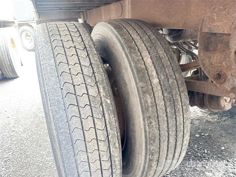 IMCO 45 ft x 96 in T/A Open-Top 45 ft Chip Trailer Remolques de volteo para virutas de madera