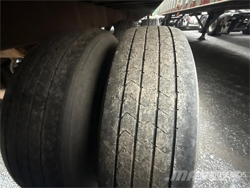 IMCO 45 ft x 96 in T/A Open-Top 45 ft Chip Trailer Remolques de volteo para virutas de madera