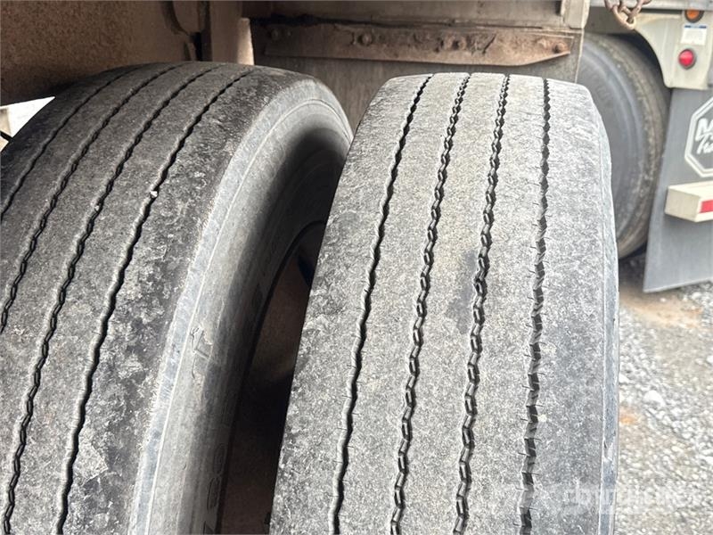 IMCO 45 ft x 96 in T/A Open-Top 45 ft Chip Trailer Remolques de volteo para virutas de madera