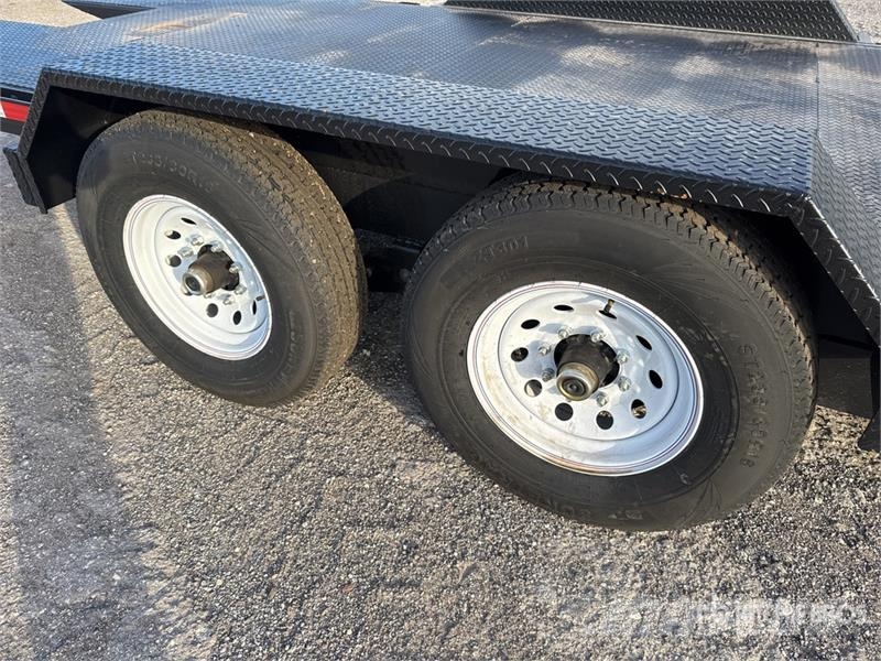 Industries America 227T 22 ft T/A Tilt Deck Traile Низькорамні причепи