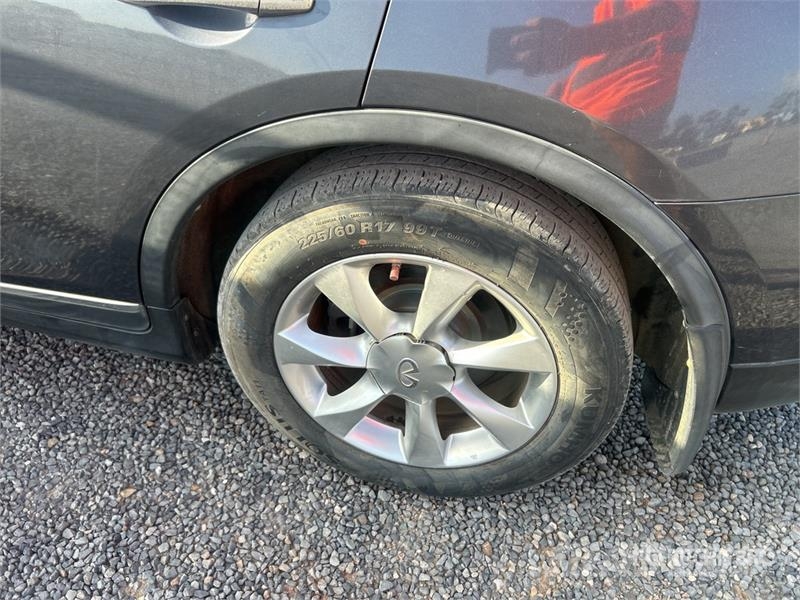 Infiniti EX35 AWD SUV Otomobiller