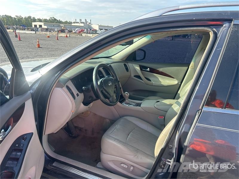 Infiniti EX35 AWD SUV Otomobiller