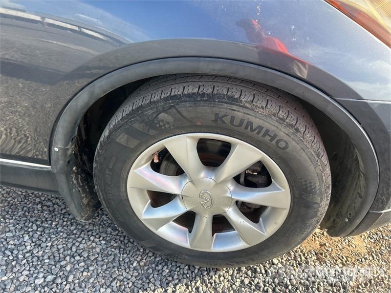 Infiniti EX35 AWD SUV Otomobiller
