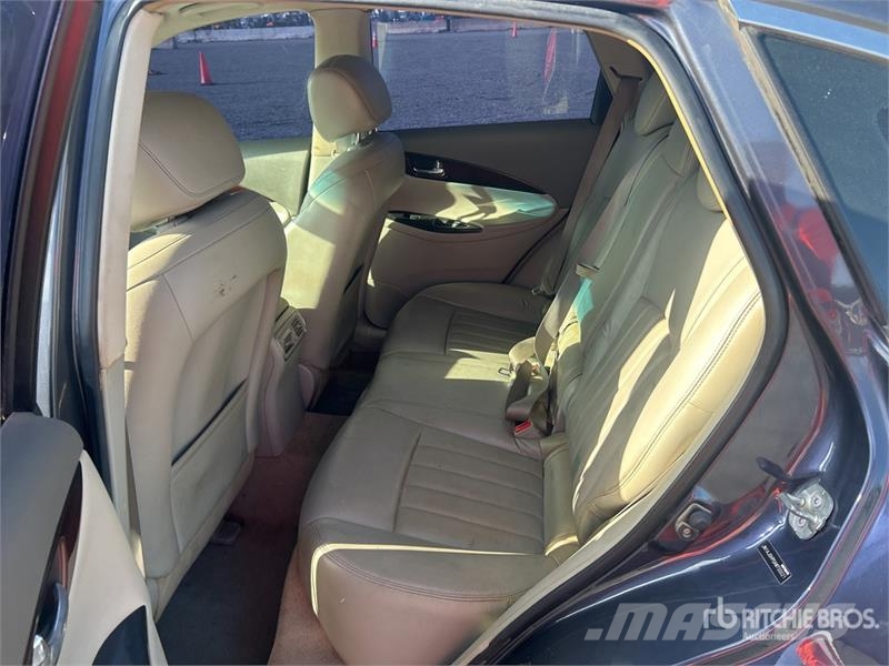 Infiniti EX35 AWD SUV Otomobiller