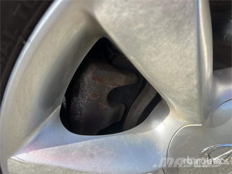 Infiniti EX35 AWD SUV Otomobiller