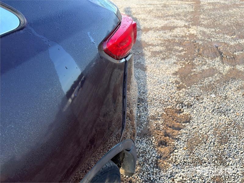 Infiniti FX35 AWD SUV 汽车