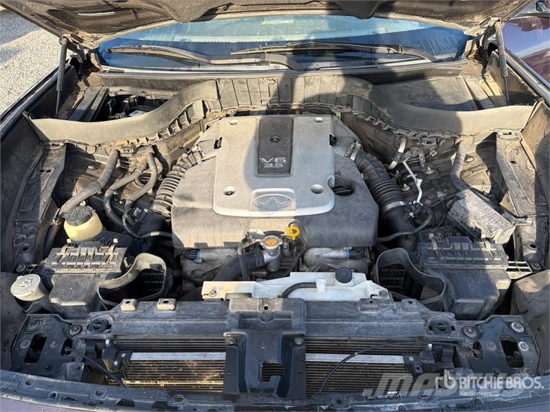 Infiniti FX35 AWD SUV 汽车