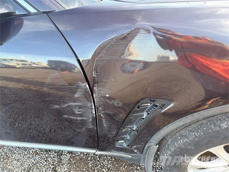 Infiniti FX35 AWD SUV 汽车