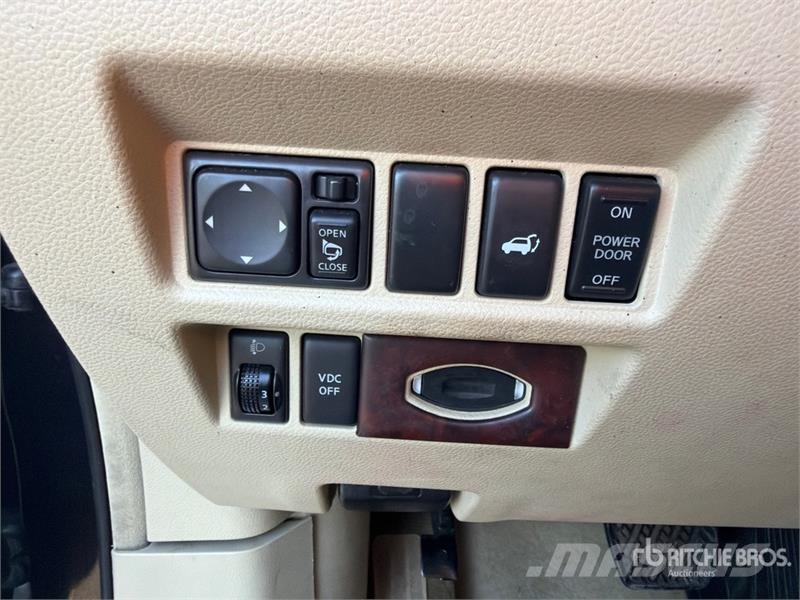 Infiniti FX35 AWD SUV 汽车