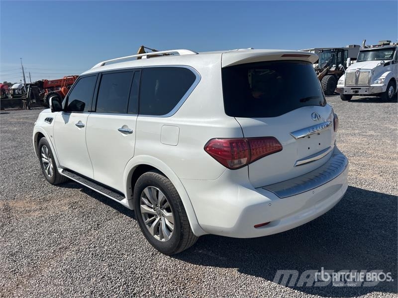 Infiniti QX80 2WD SUV Avtomobili