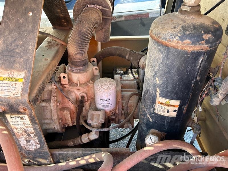 Ingersol-Rand 185 185 cfm Mobile Air Compressor Compressors