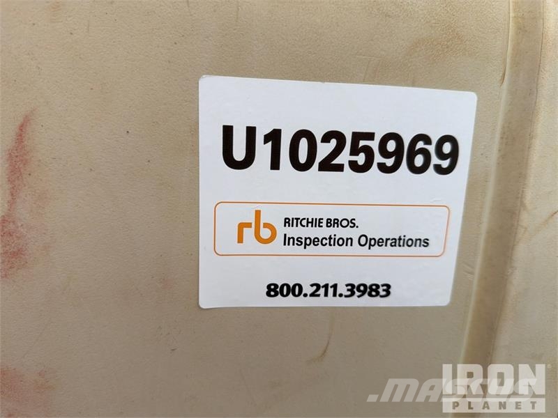 Ingersoll Rand 185 cfm Mobile 185 CFM Air Compressor Compressori