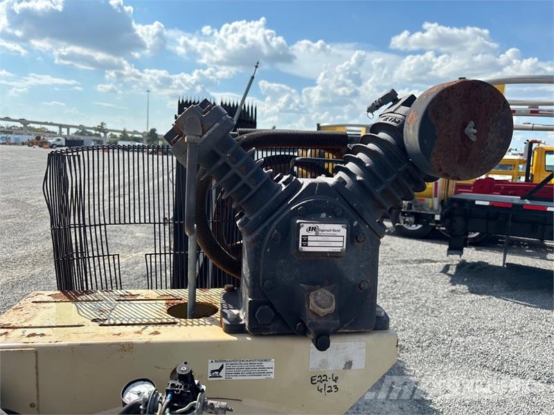 Ingersoll Rand 2475N7.5 Skid-Mounted Electric 80 gal Air Compress Kompresorji