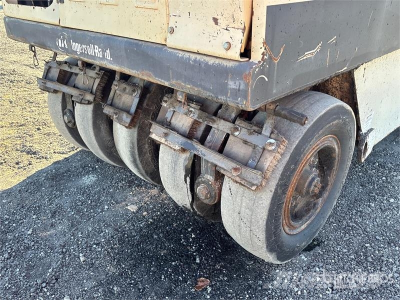 Ingersoll Rand PT125R 8 Wheel Pneumatic Roller Pneumatikové válce