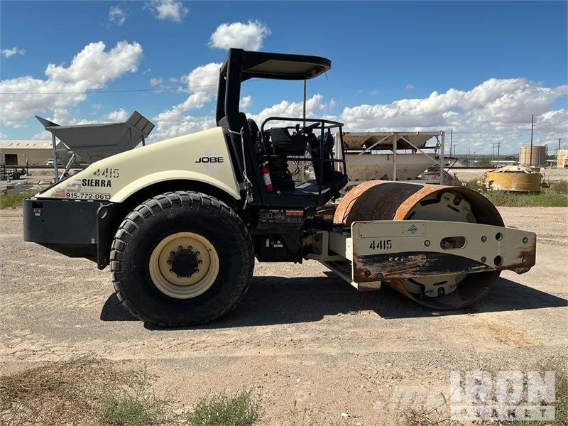 Ingersoll Rand SD116DX Smooth Drum Compactor 单轮压路机